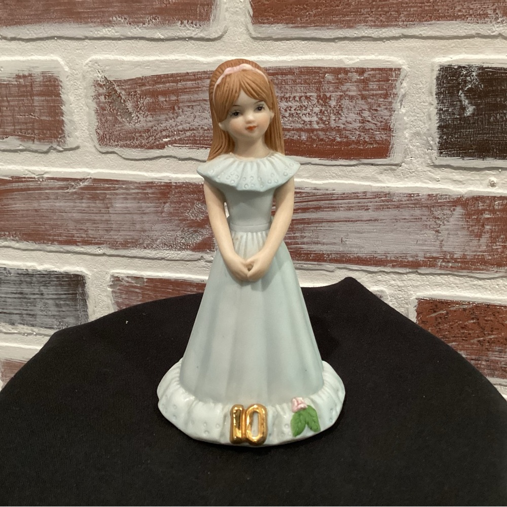 🔵 Enesco - Vintage - Growing Up Girls - Age 10 - Gently Used Introduced in 1988